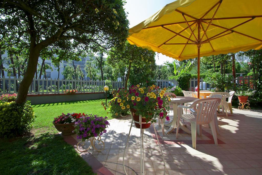 Hotel Versilia Lido di Camaiore Ngoại thất bức ảnh