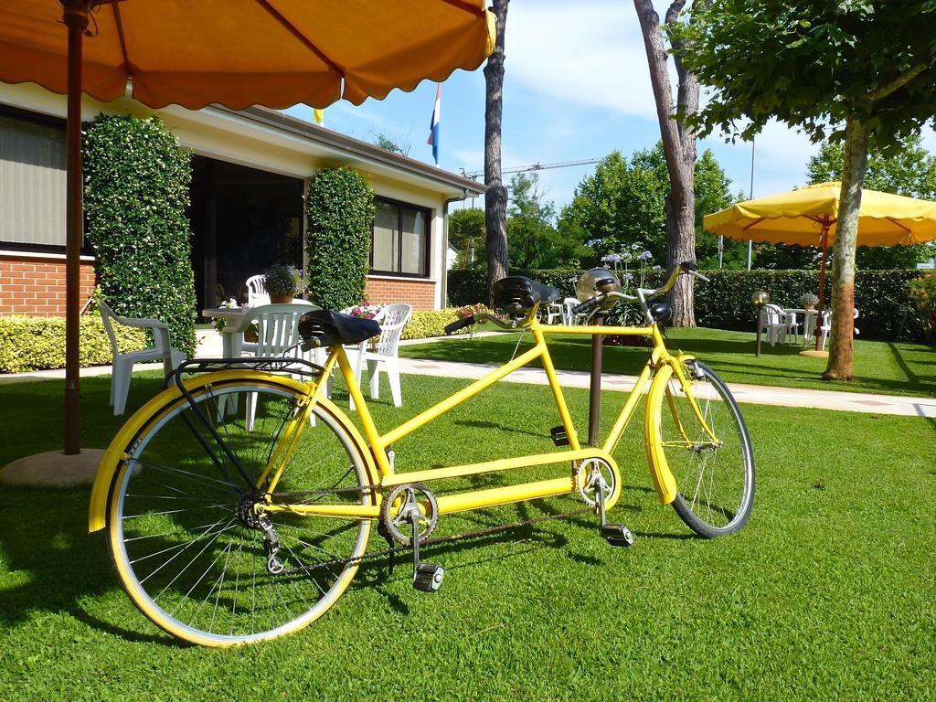 Hotel Versilia Lido di Camaiore Ngoại thất bức ảnh